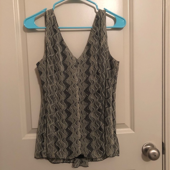 Patterned Top - Picture 4 of 6